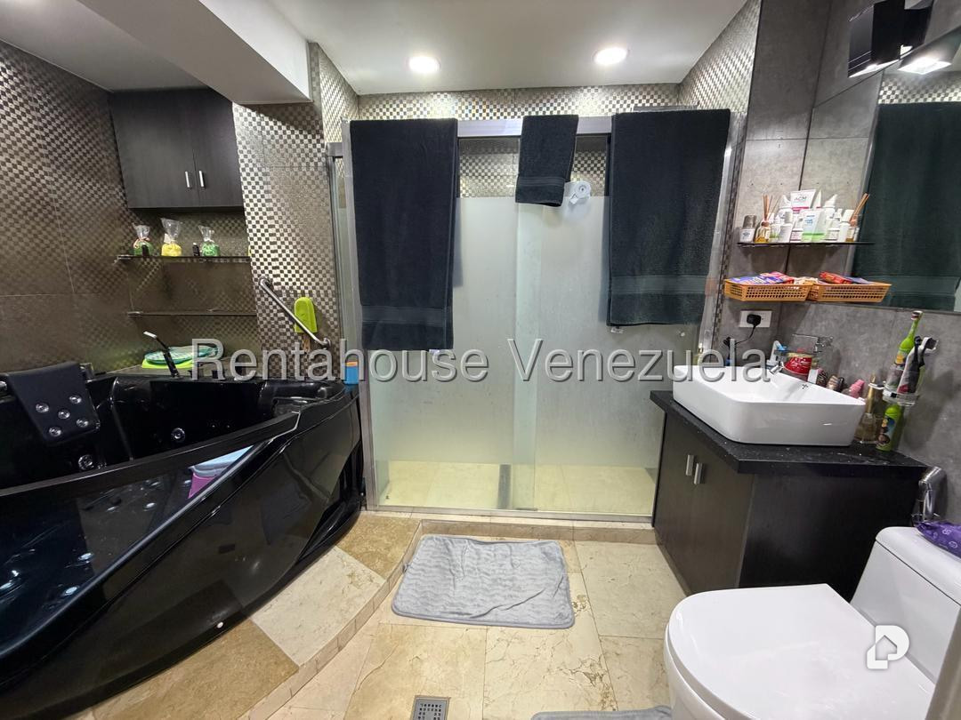 Apartamento en Las Esmeraldas, Caracas