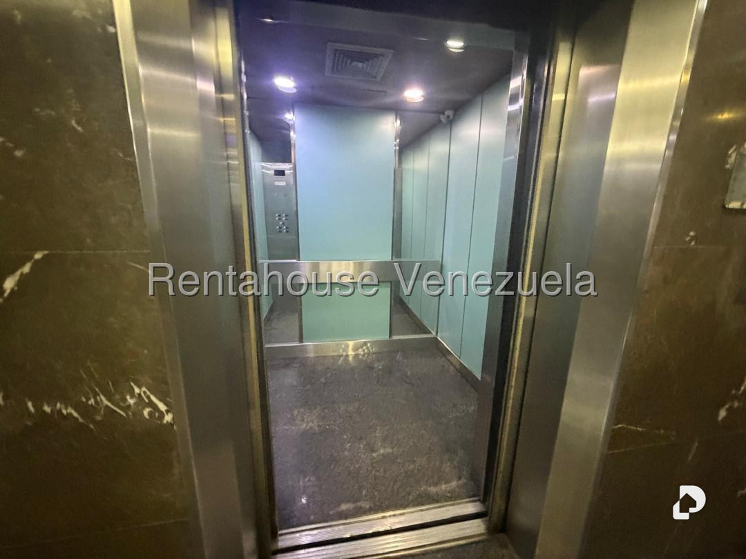 Oficina en Los Caobos, Caracas – 15