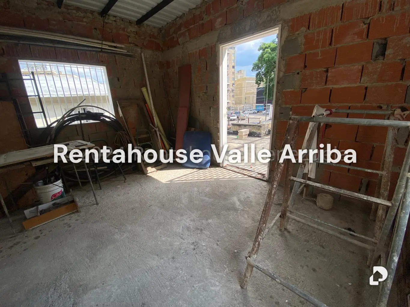 Local comercial en Los Palos Grandes, Caracas – 29