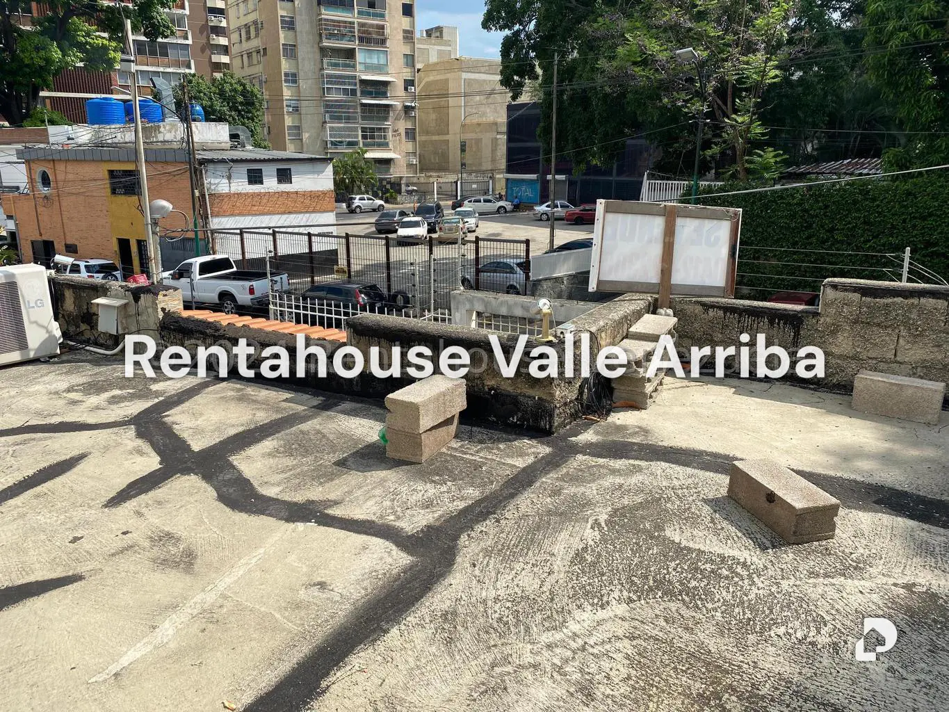 Local comercial en Los Palos Grandes, Caracas – 28