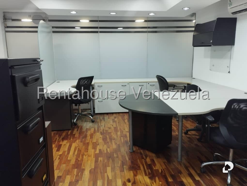 Oficina en Las Mercedes, Caracas – 8