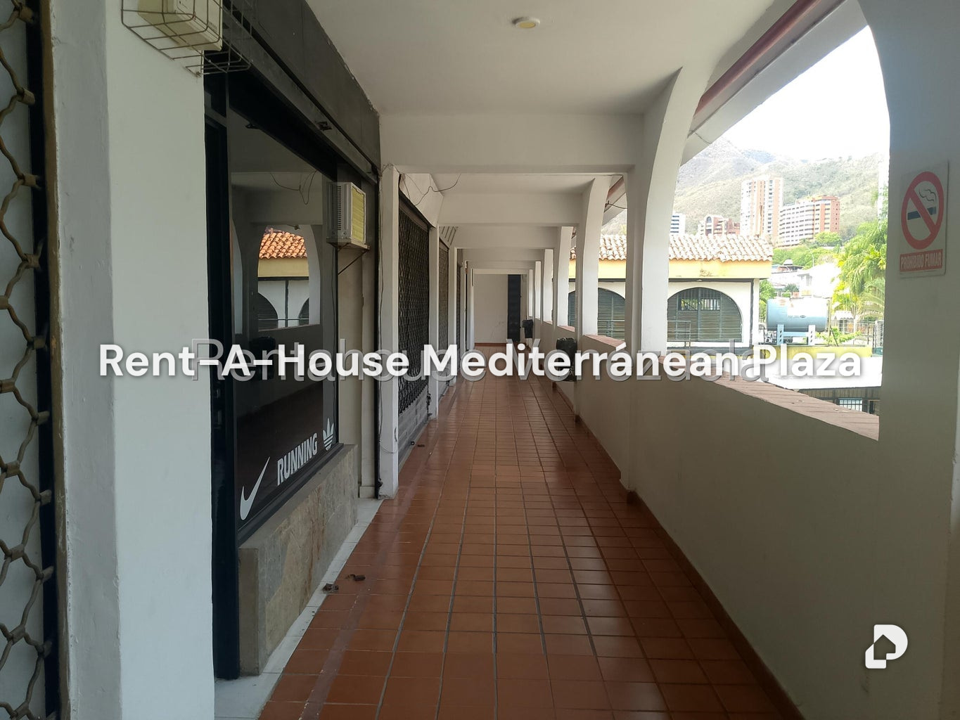 Local comercial en El Parral, Valencia – 1