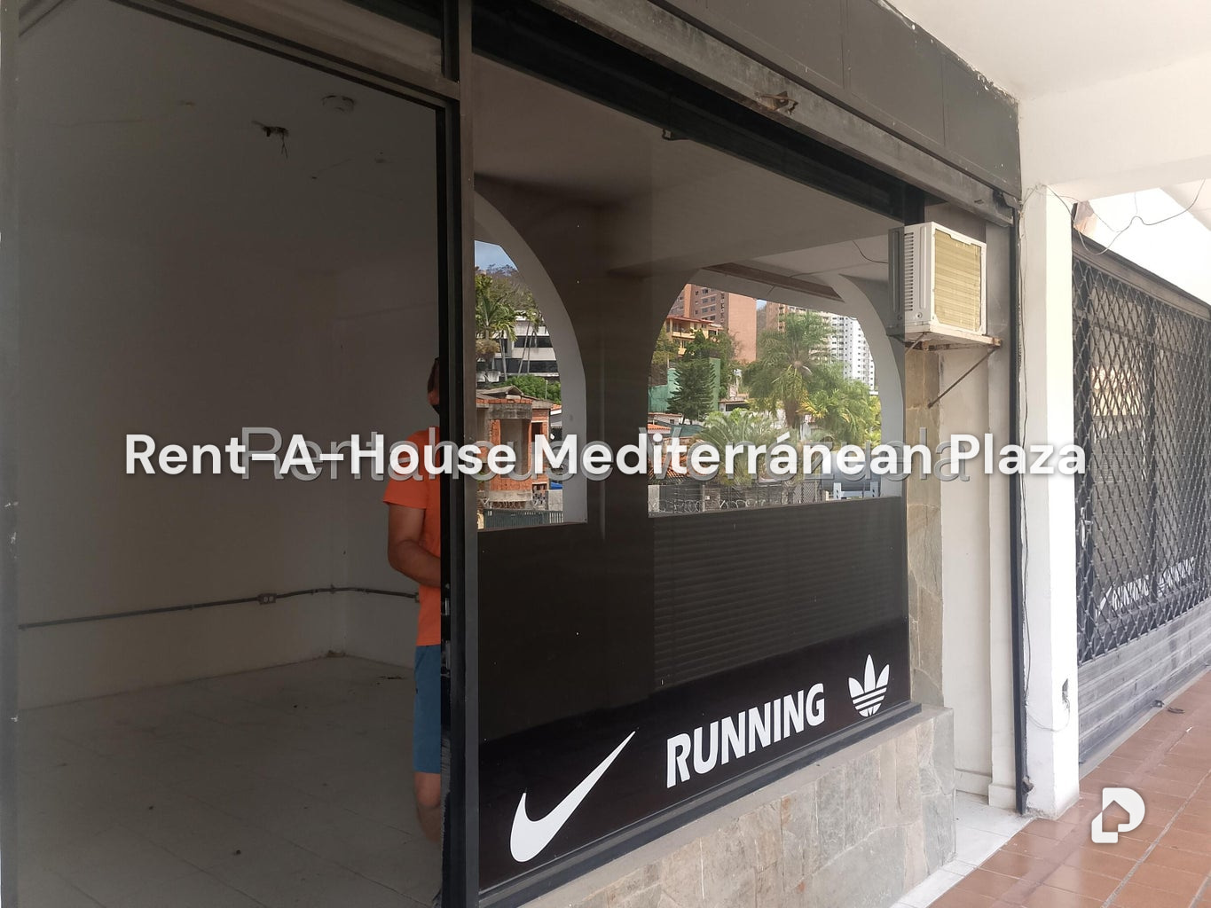 Local comercial en El Parral, Valencia – 3