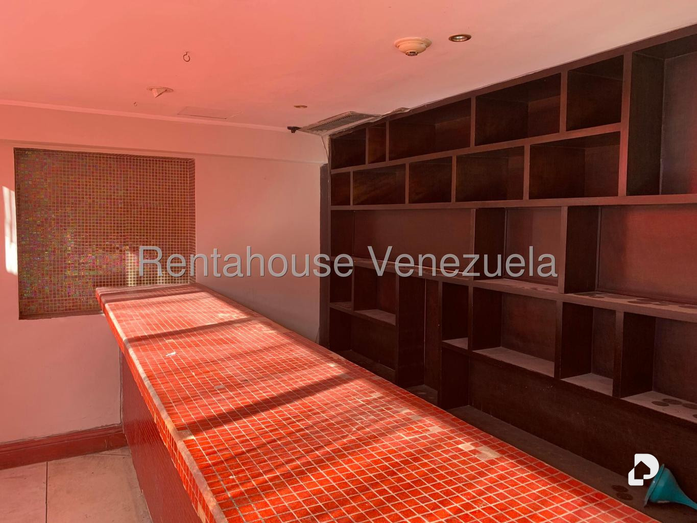 Local comercial en La Castellana, Caracas – 14