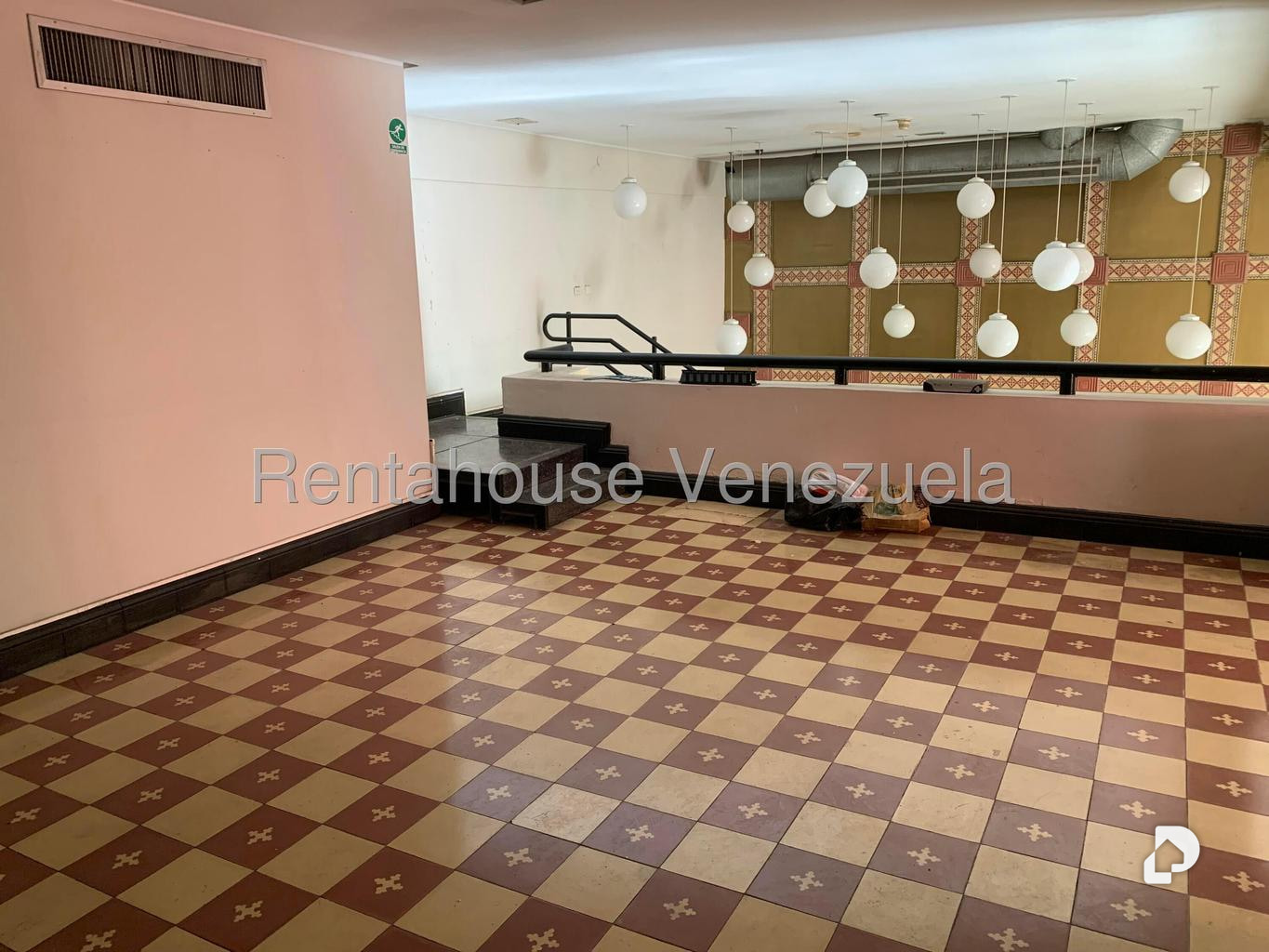 Local comercial en La Castellana, Caracas – 6