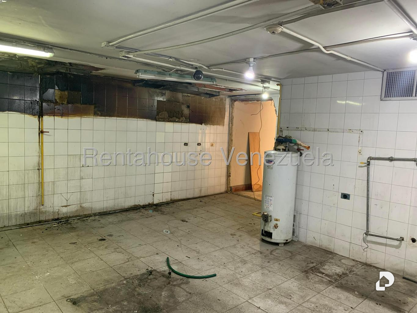 Local comercial en La Castellana, Caracas – 11