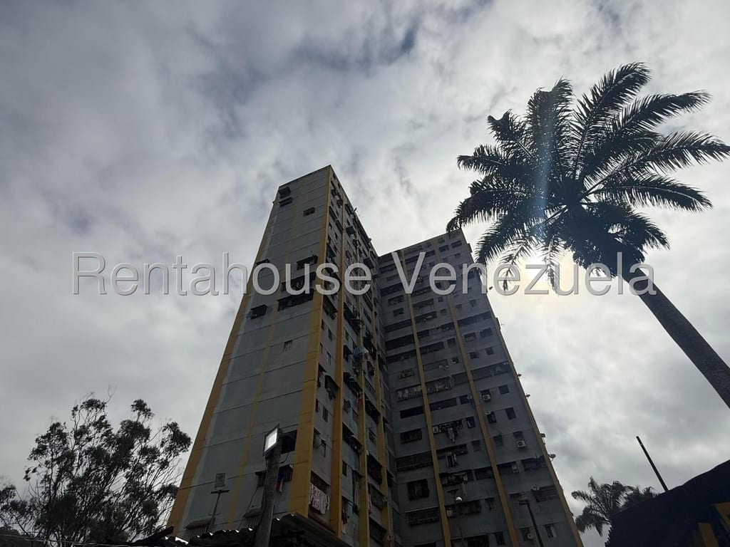 Apartamento en Caricuao, Caracas - 1