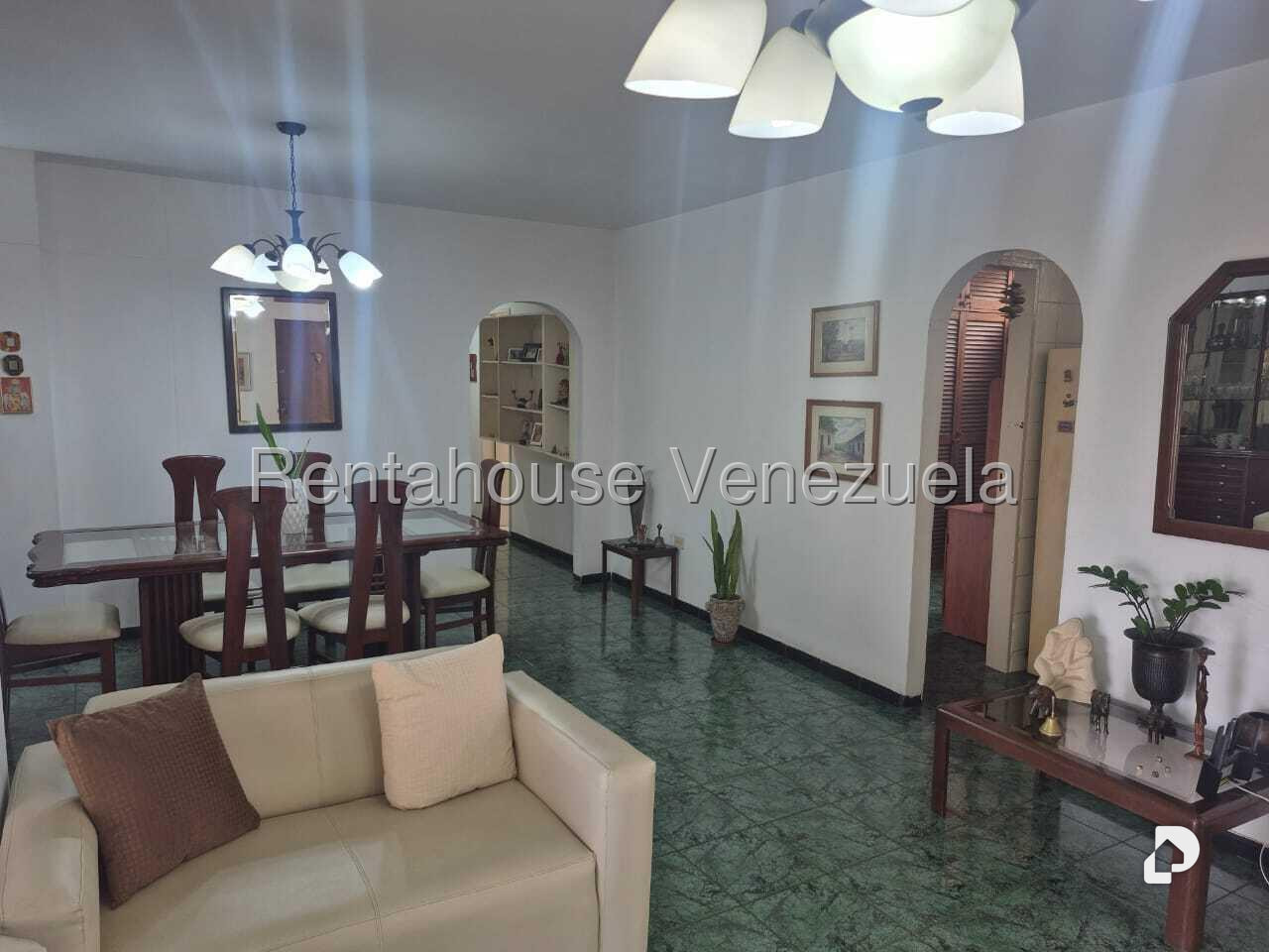 Apartamento en San Bernardino, Caracas – 11