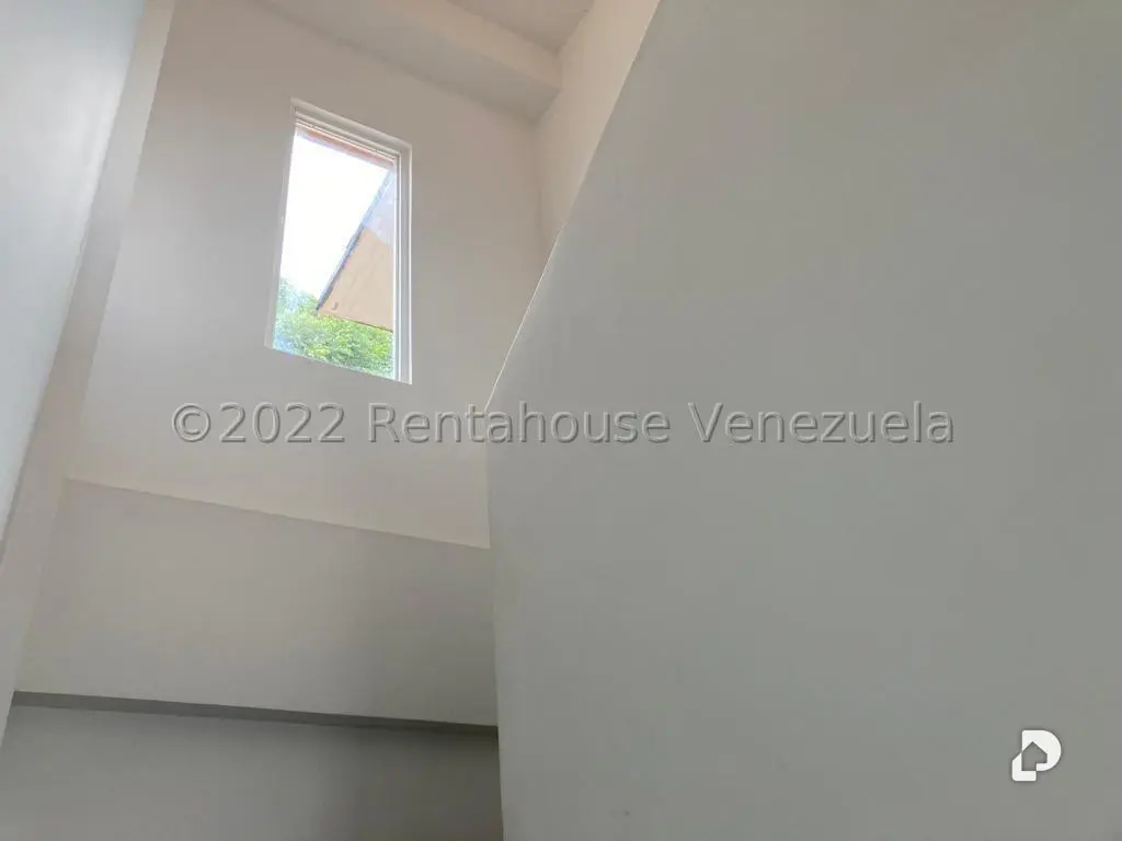 Apartamento en Oripoto, Caracas – 11