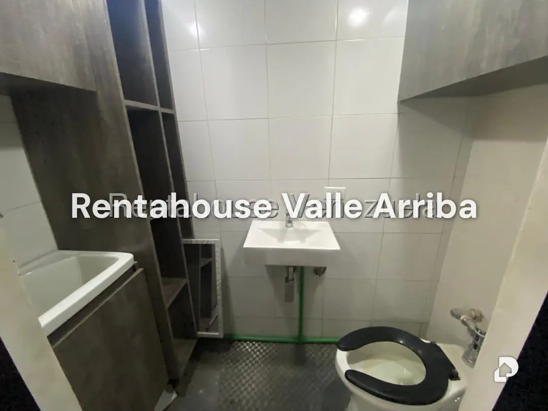 Local comercial en La Castellana, Caracas – 12