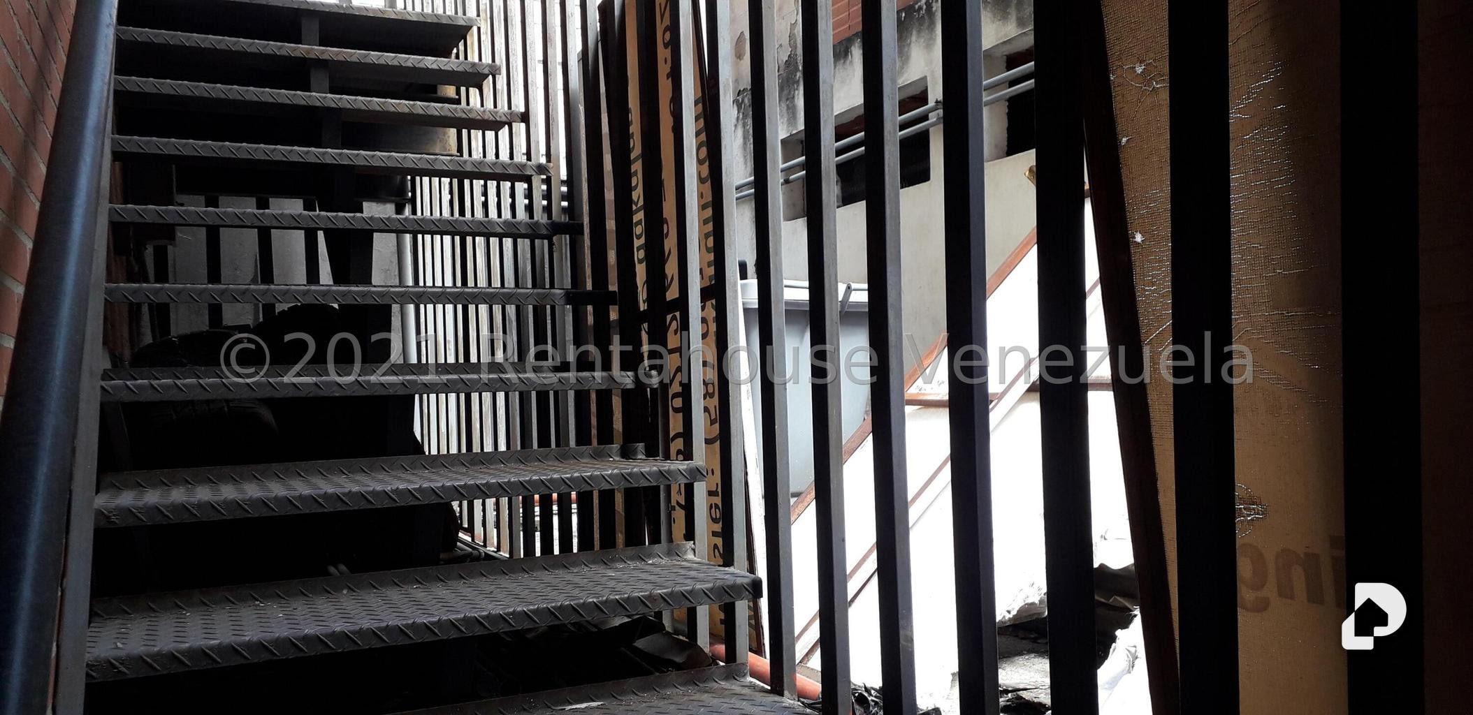 Local comercial en Los Chaguaramos, Caracas – 26
