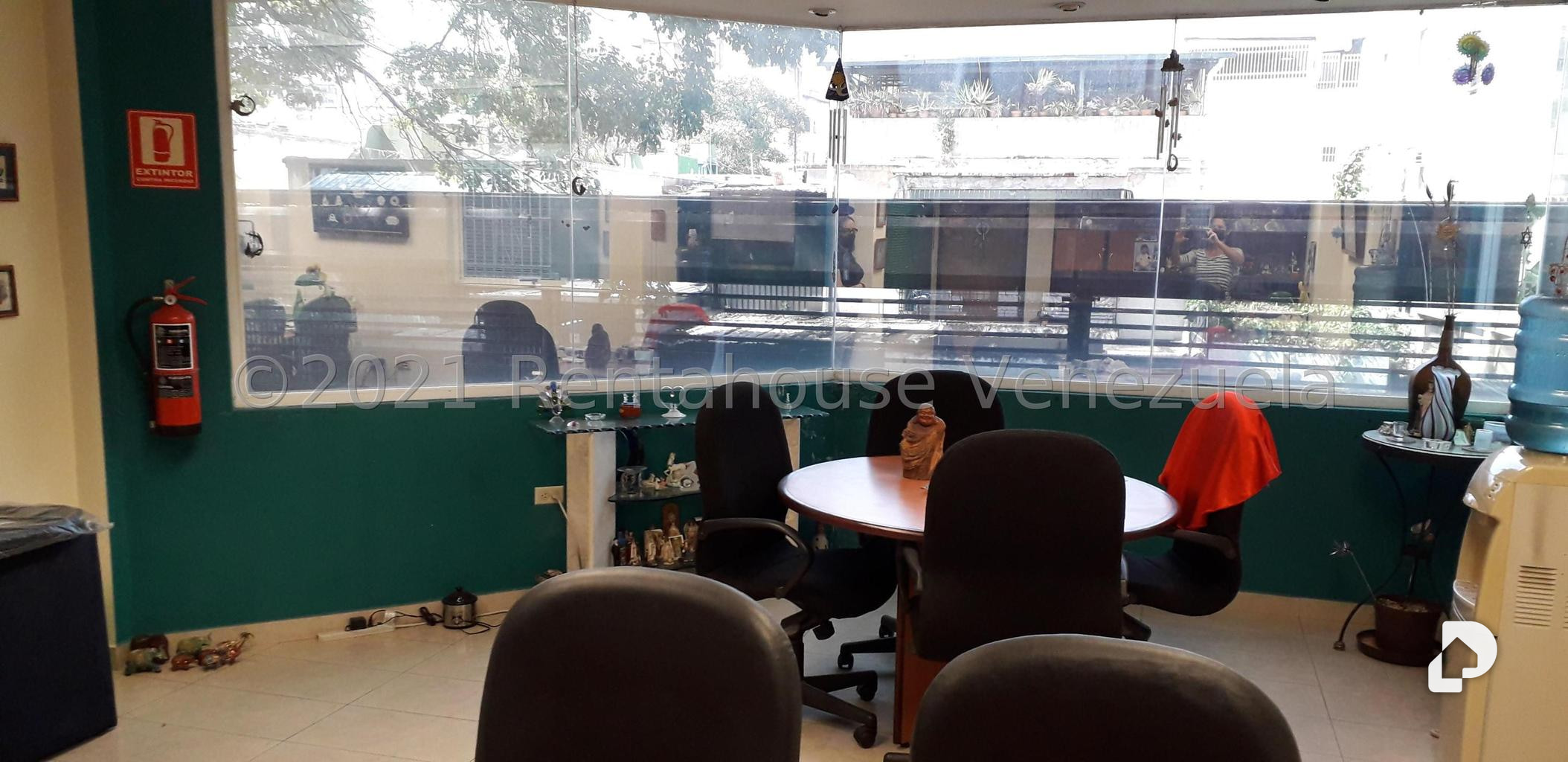 Local comercial en Los Chaguaramos, Caracas – 10