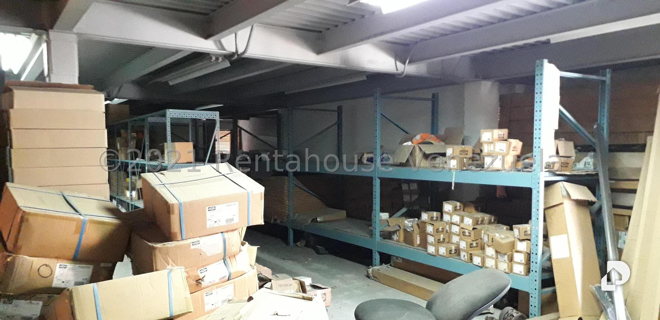 Local comercial en Los Chaguaramos, Caracas – 30