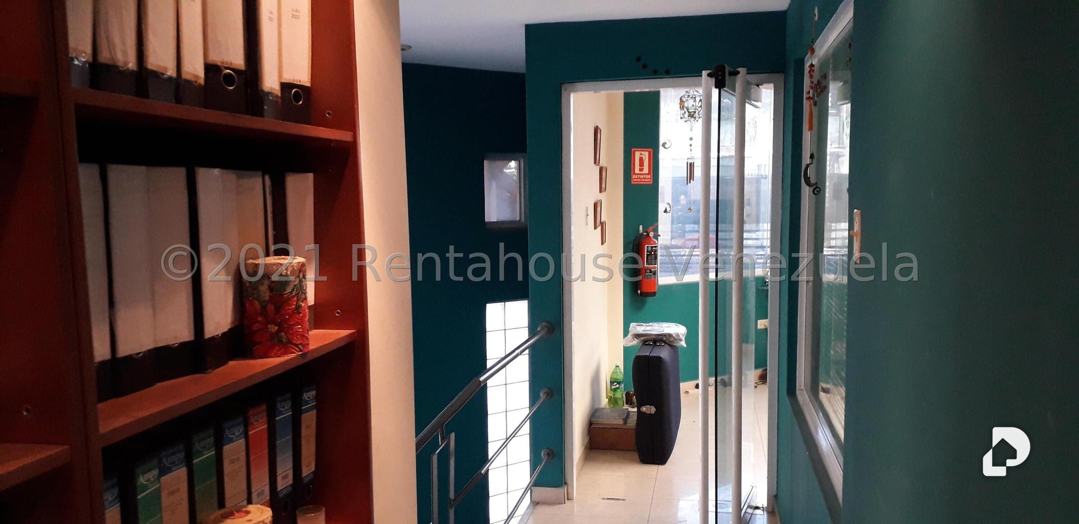 Local comercial en Los Chaguaramos, Caracas – 17