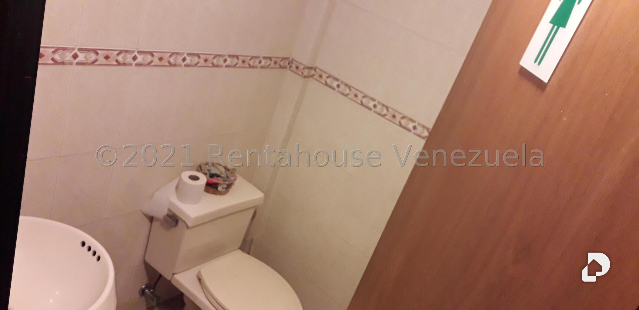 Local comercial en Los Chaguaramos, Caracas – 21