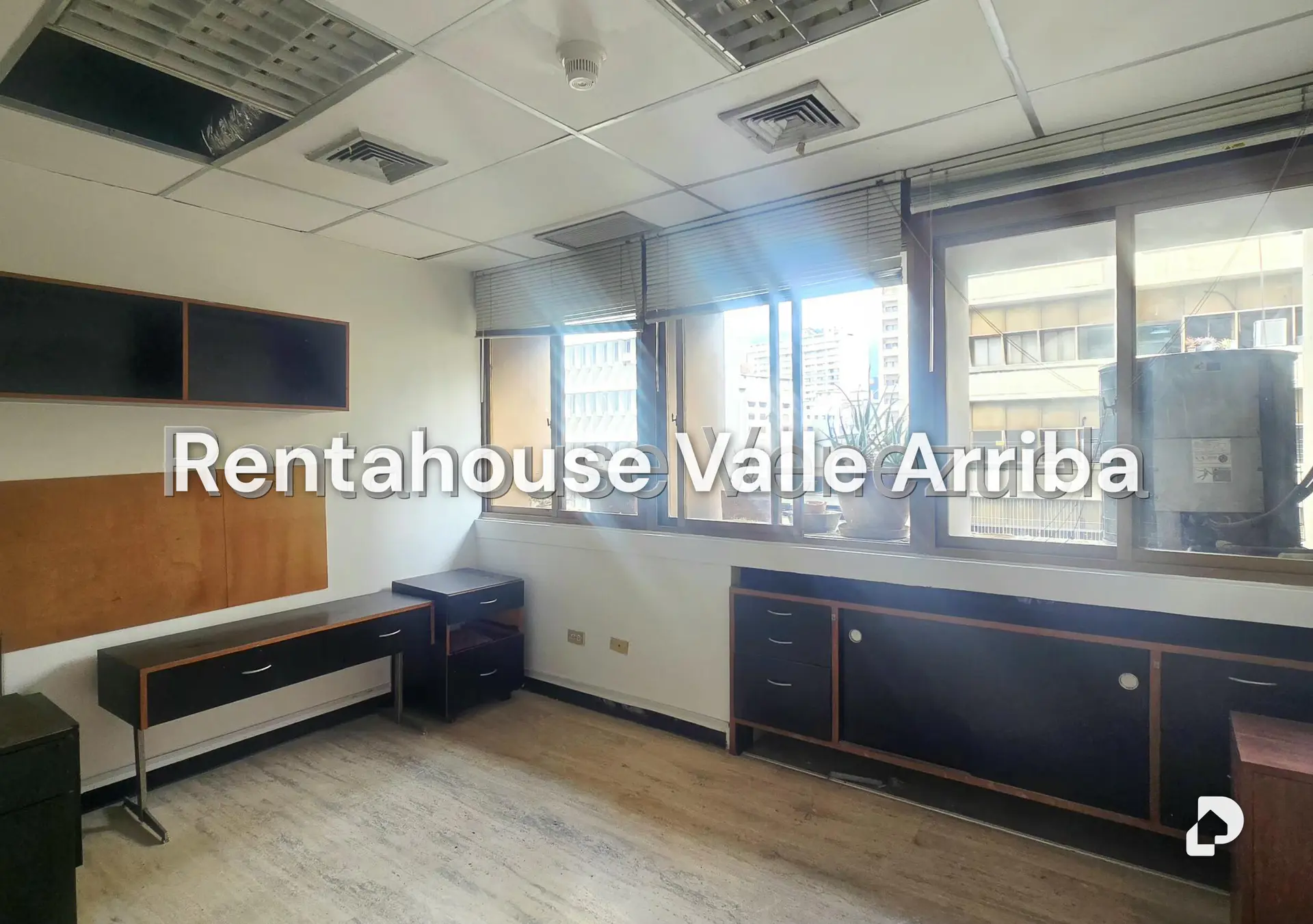 Office in Los Palos Grandes, Caracas – 9
