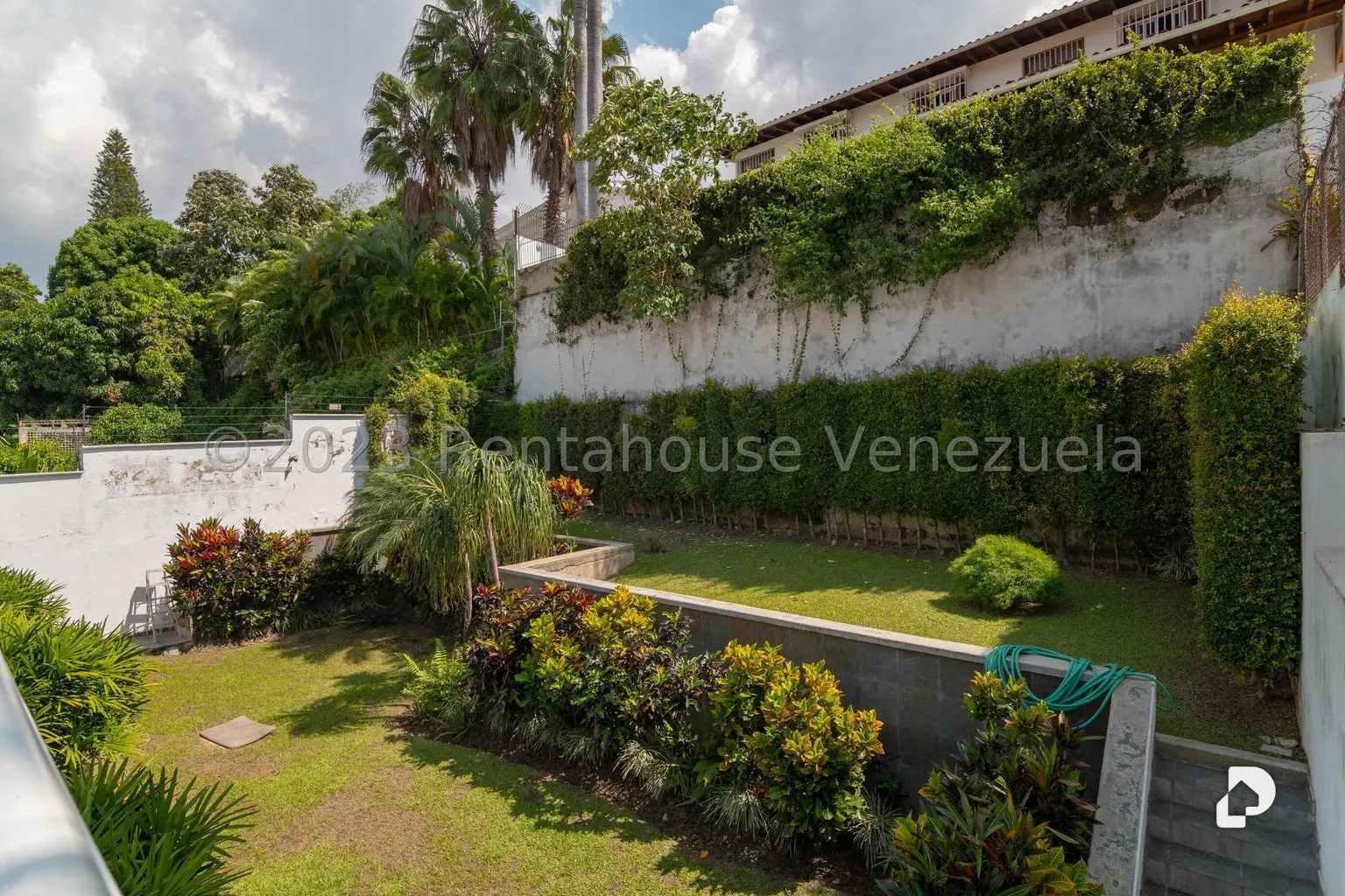 Casa en Prados del Este, Caracas – 25