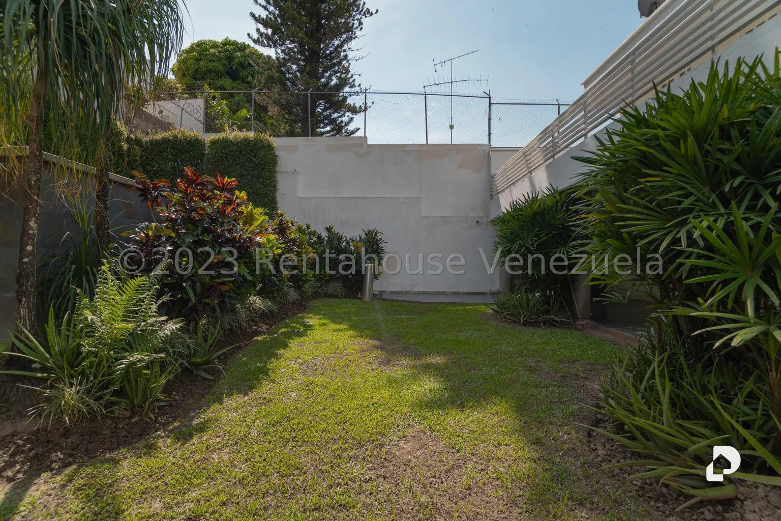 Casa en Prados del Este, Caracas – 24