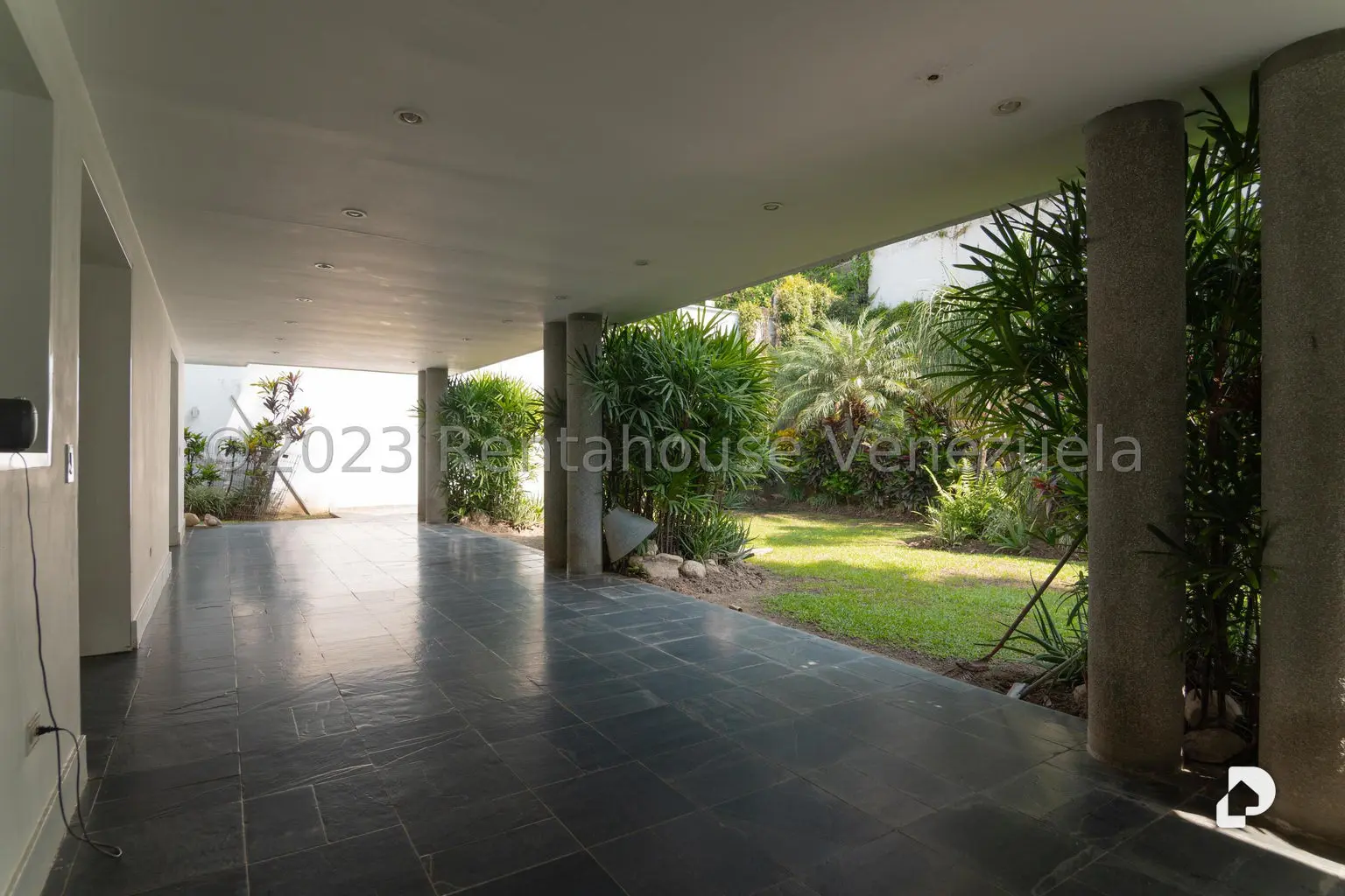 Casa en Prados del Este, Caracas – 23