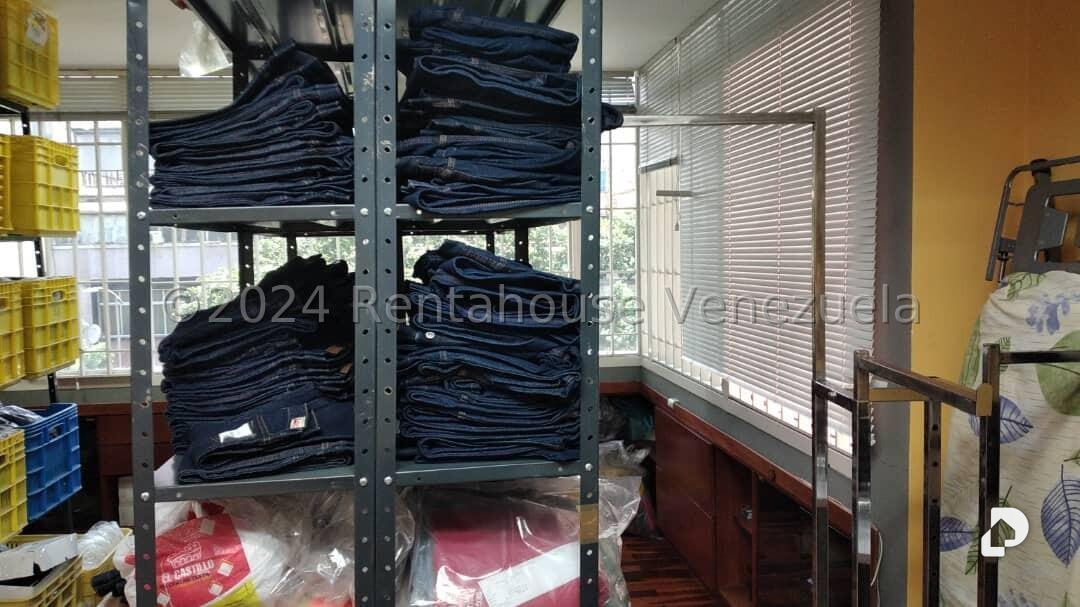 Oficina en Bello Monte, Caracas – 12