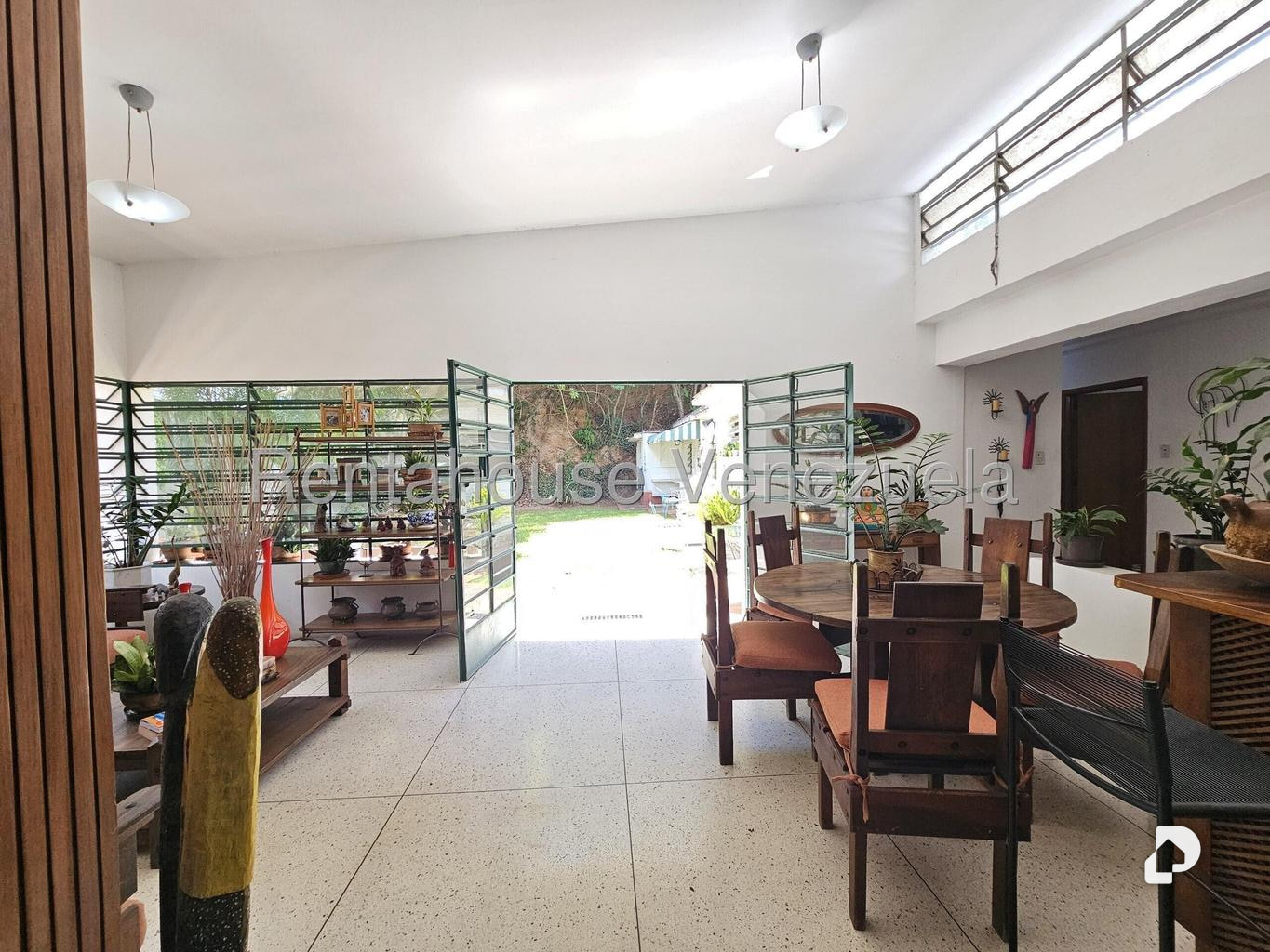 Casa en San Román, Caracas – 23