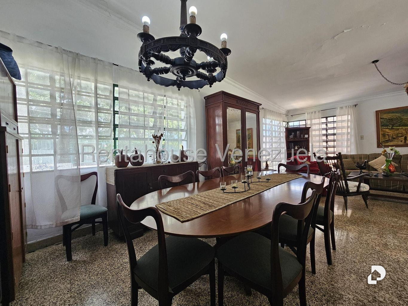 Casa en San Román, Caracas – 28