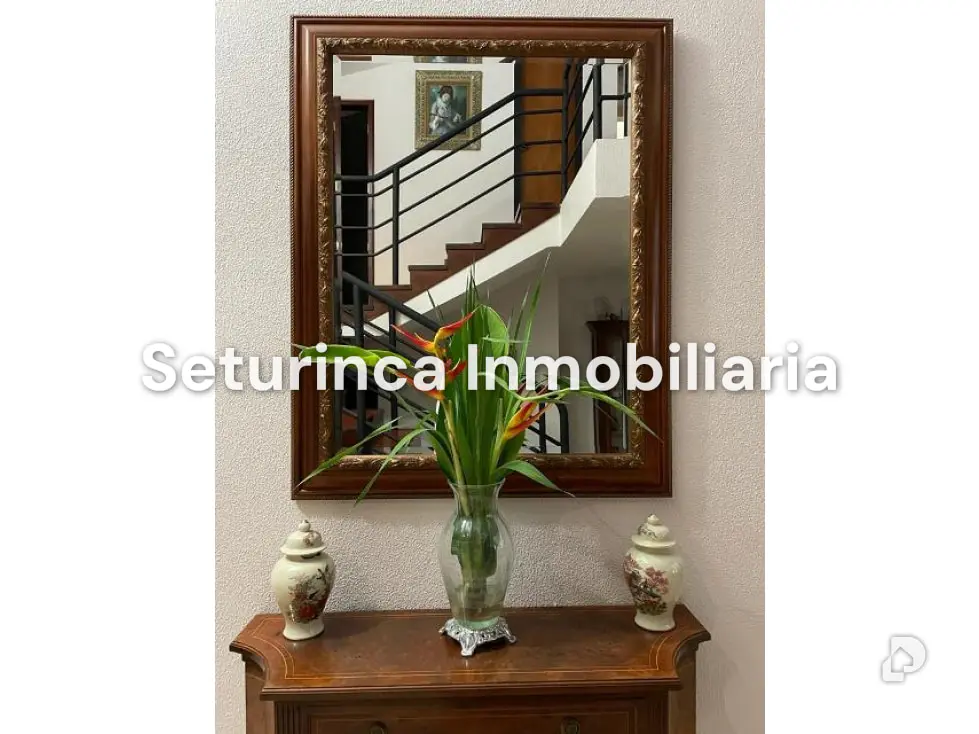 House in La Lagunita, Caracas – 23