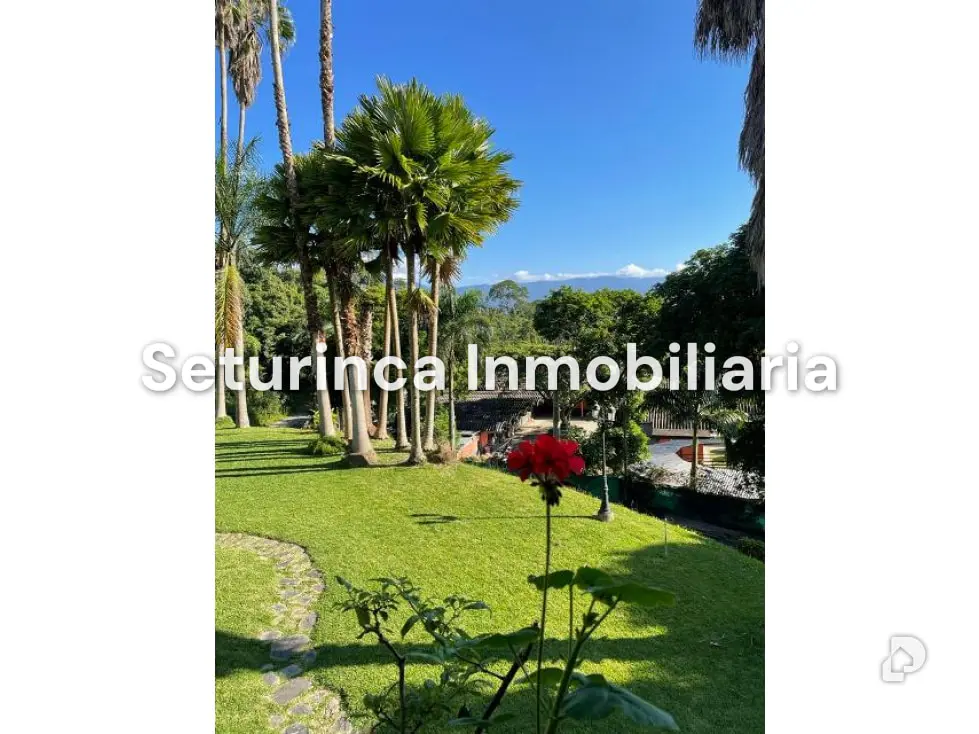 House in La Lagunita, Caracas – 25