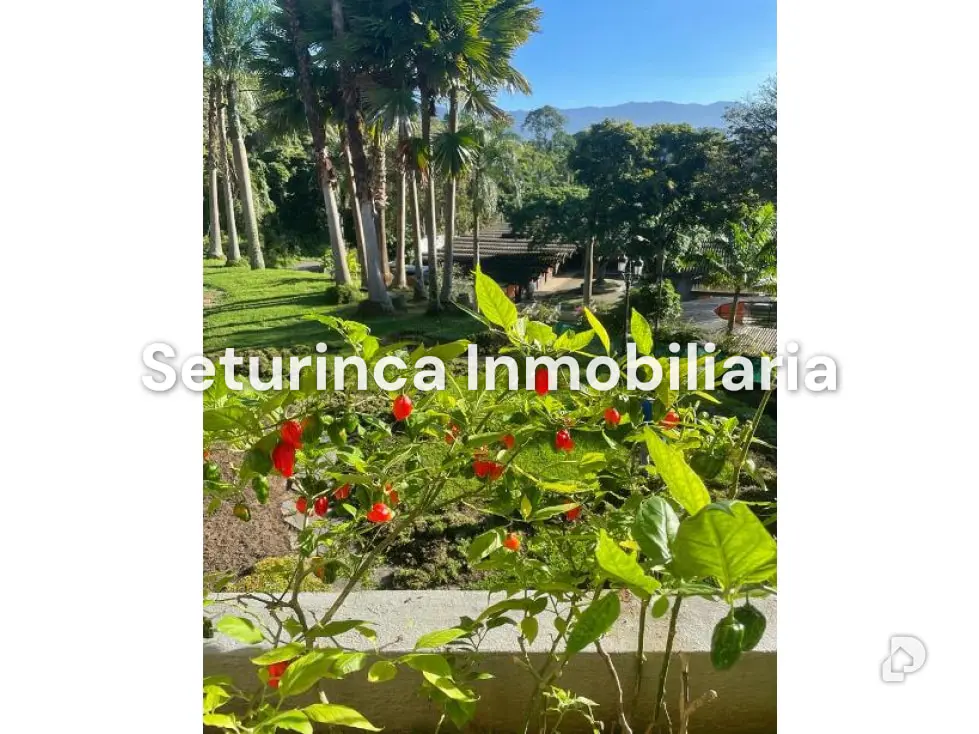 House in La Lagunita, Caracas – 24