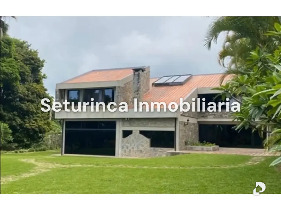 House in La Lagunita, Caracas – 3