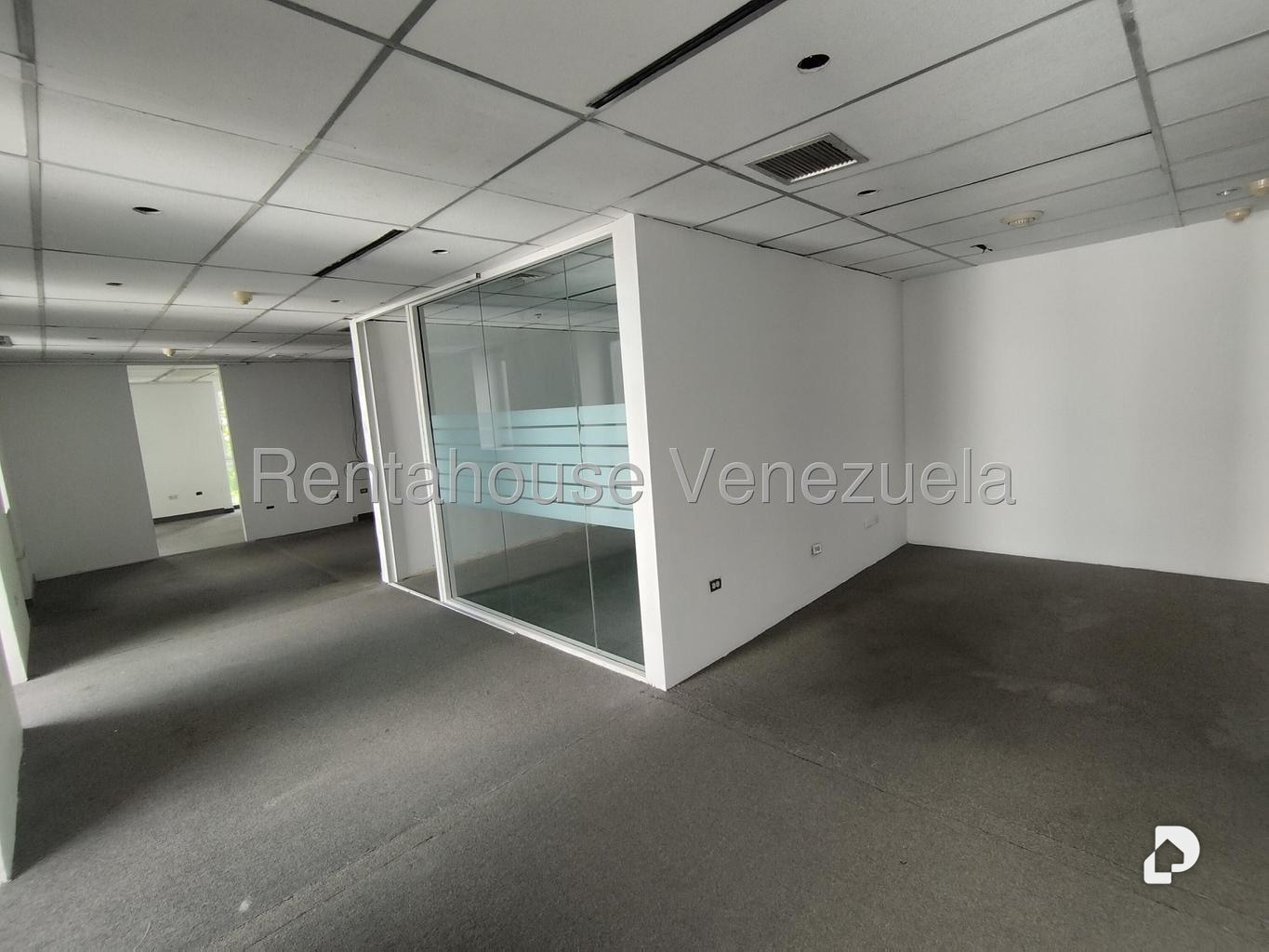 Oficina en Los Palos Grandes, Caracas