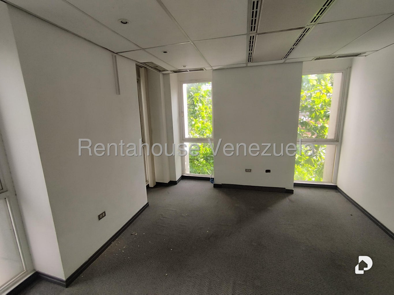 Oficina en Los Palos Grandes, Caracas