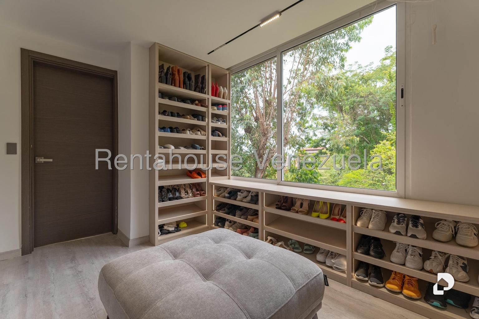 Apartment in Las Esmeraldas, Caracas – 29