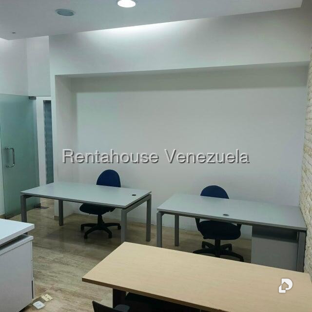 Oficina en Los Palos Grandes, Caracas – 9