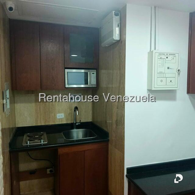 Oficina en Los Palos Grandes, Caracas – 16