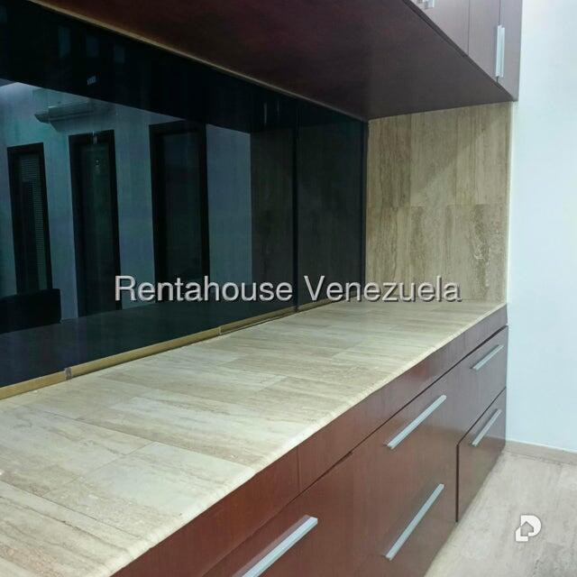 Oficina en Los Palos Grandes, Caracas – 10