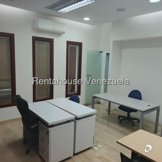 Oficina en Los Palos Grandes, Caracas – 8