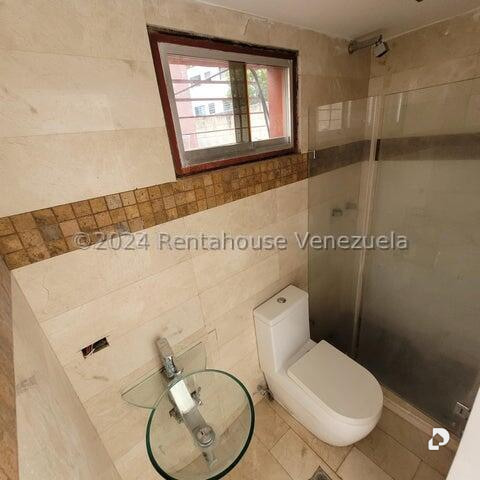 Casa en Cumbres de Curumo, Caracas – 27