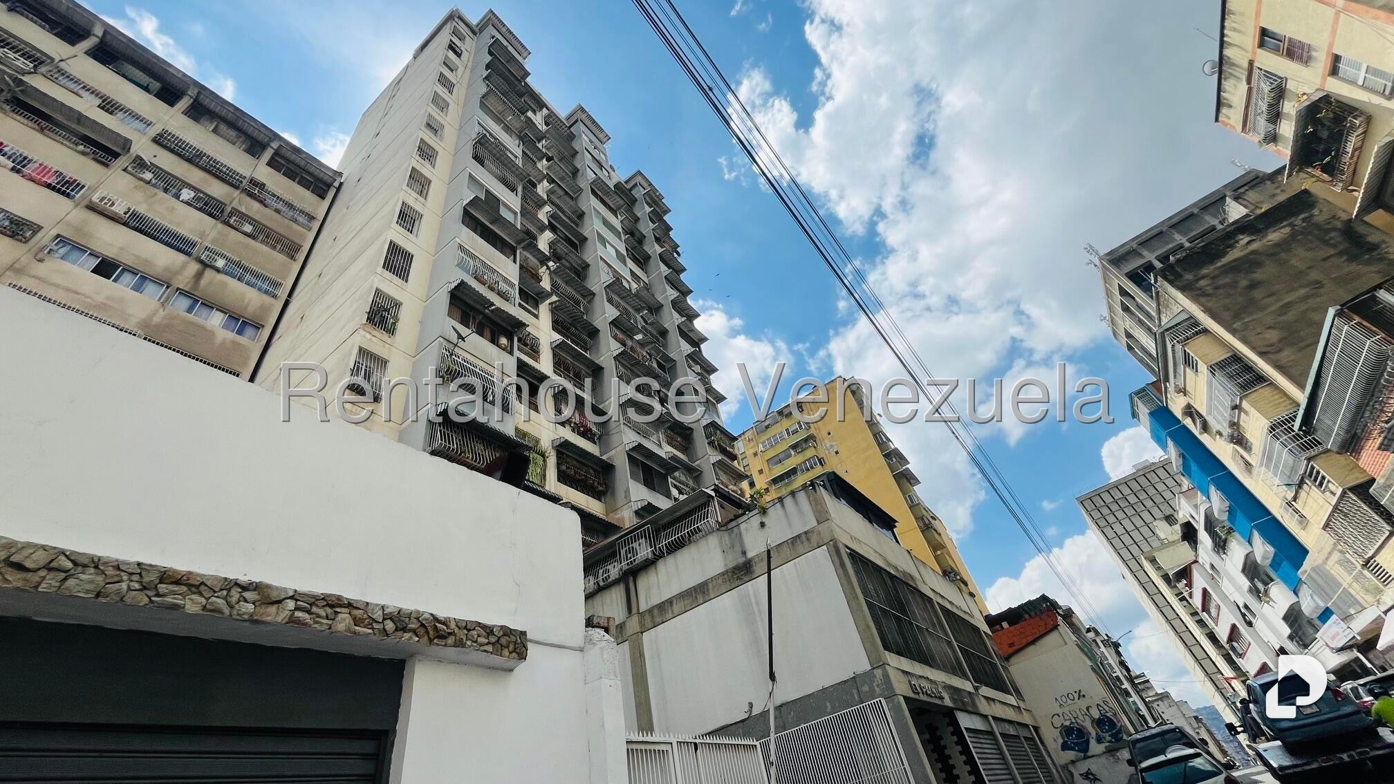 Local comercial en Parroquia La Candelaria, Caracas – 14