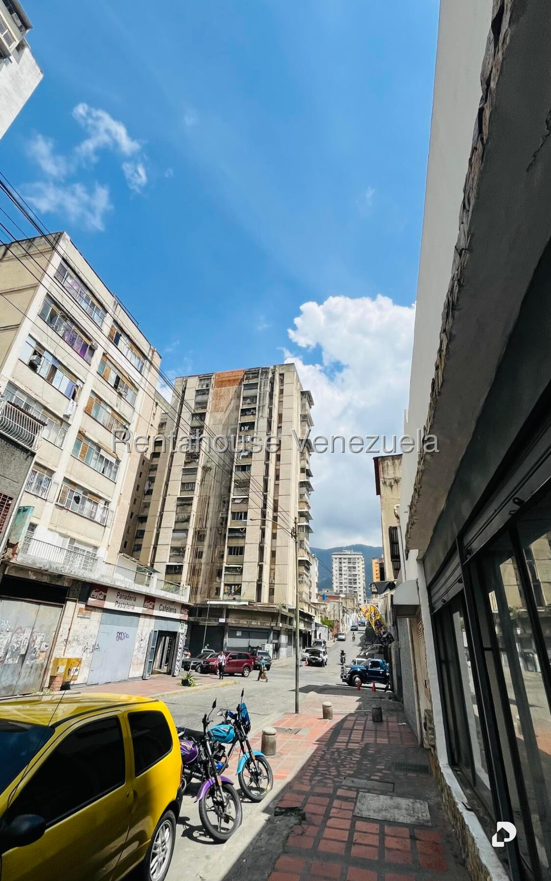 Local comercial en Parroquia La Candelaria, Caracas – 16