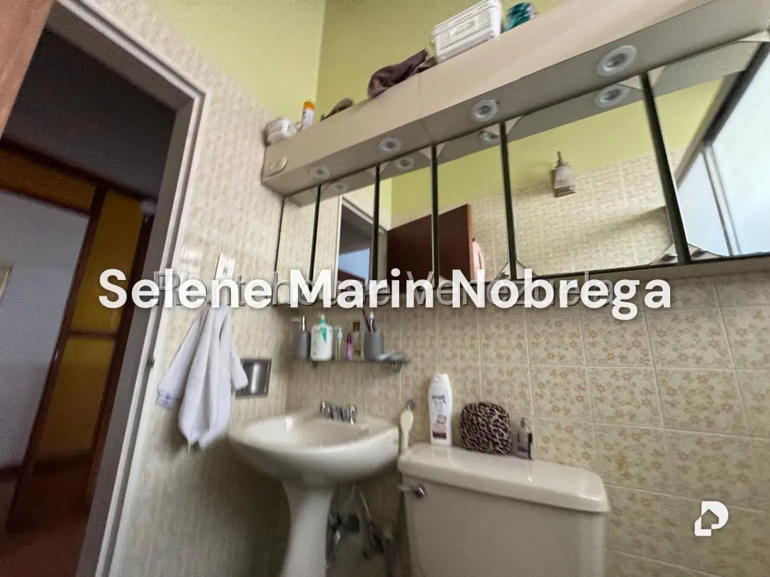 House in Alto Prado, Caracas – 30