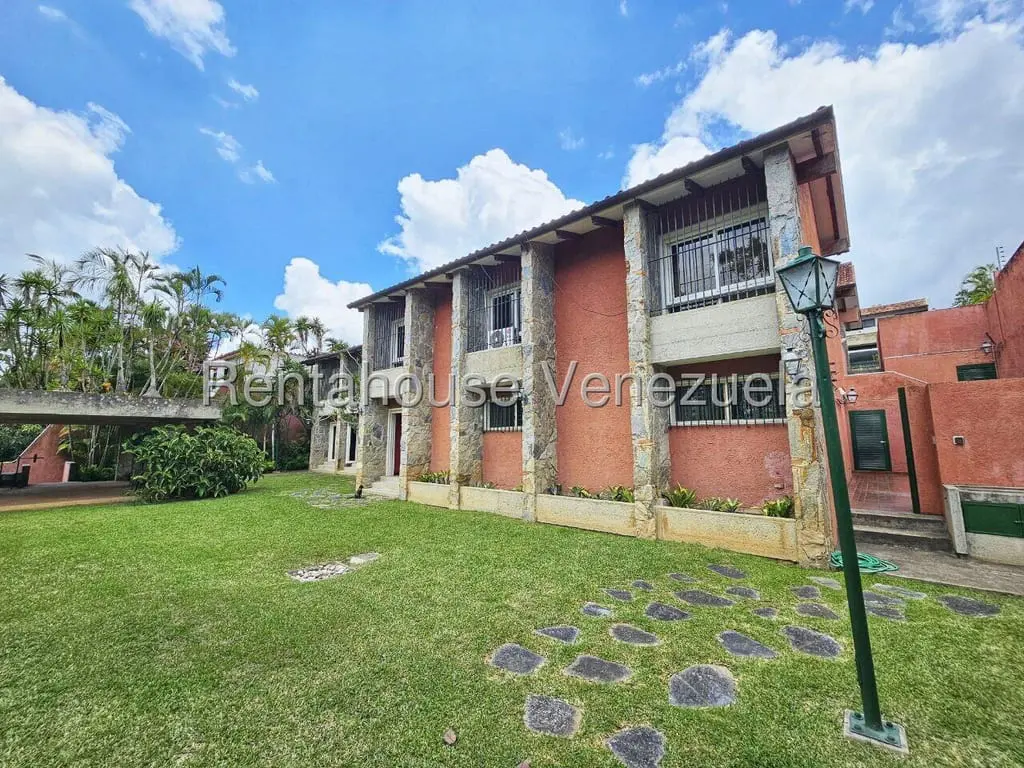 House in La Lagunita Country Club, Caracas - 1