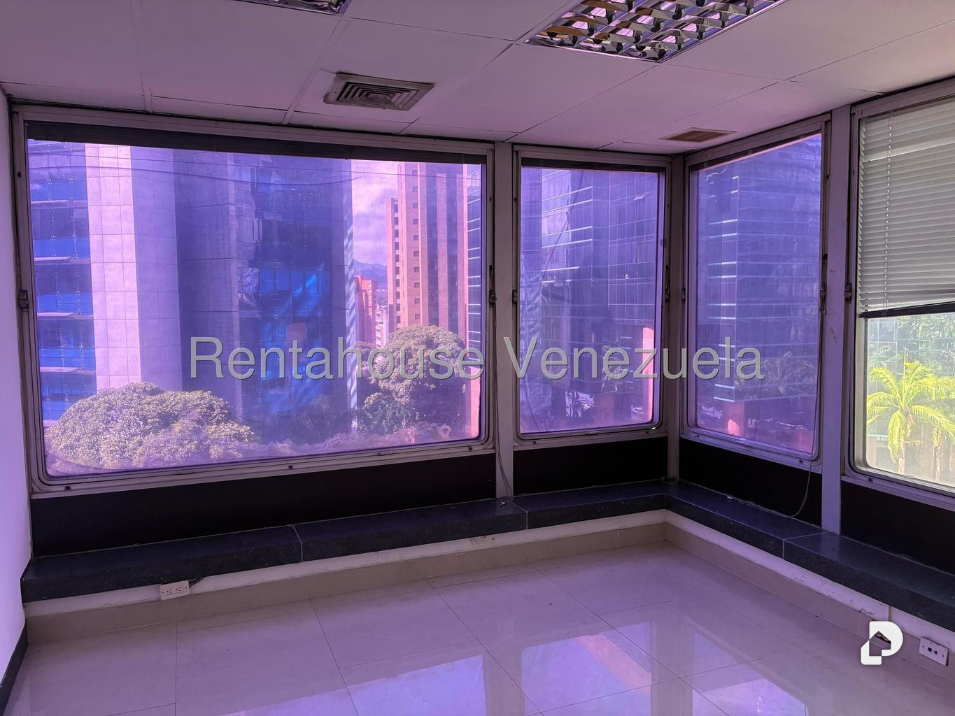 Oficina en Campo Alegre, Caracas – 10