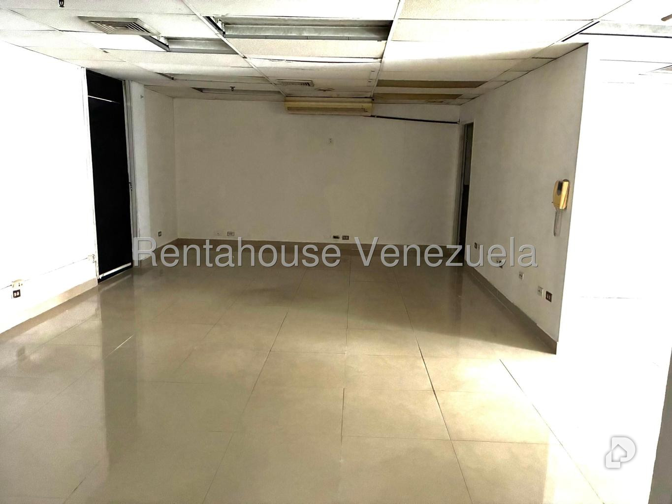 Oficina en Campo Alegre, Caracas – 12