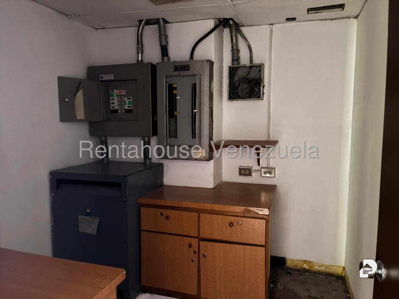 Oficina en Campo Alegre, Caracas – 13