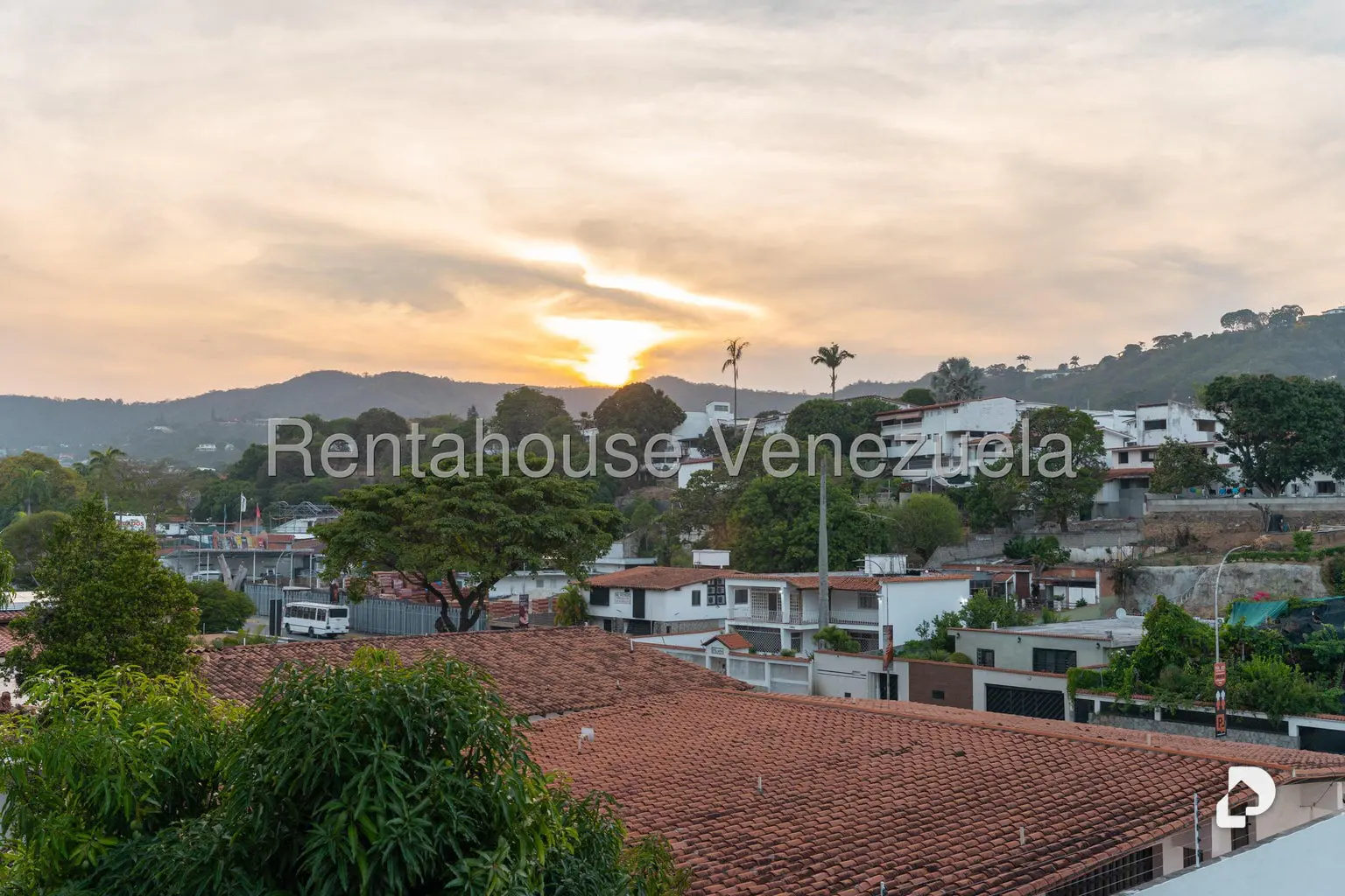 Casa en Prados del Este, Caracas – 24