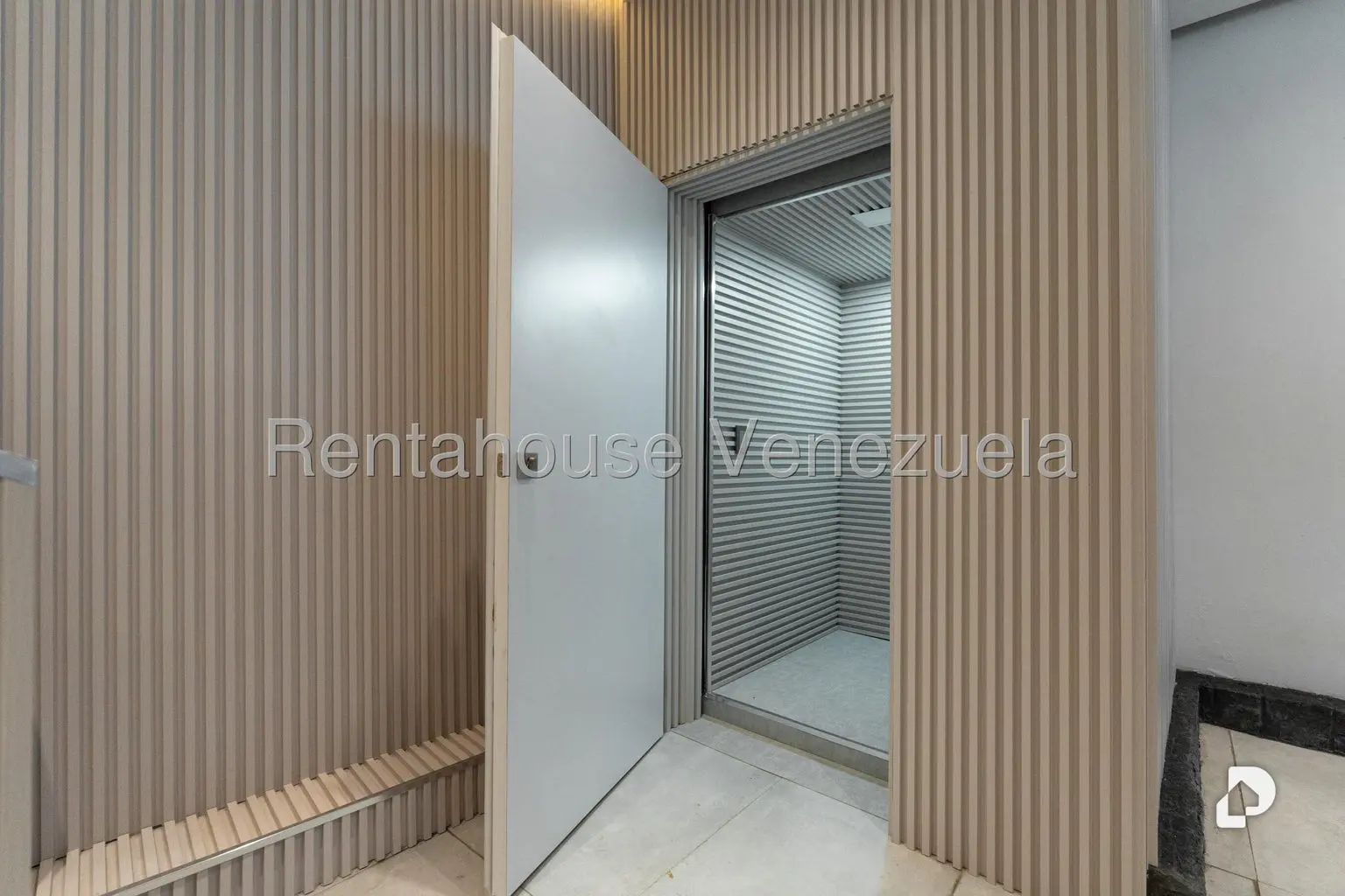 Casa en Prados del Este, Caracas – 18