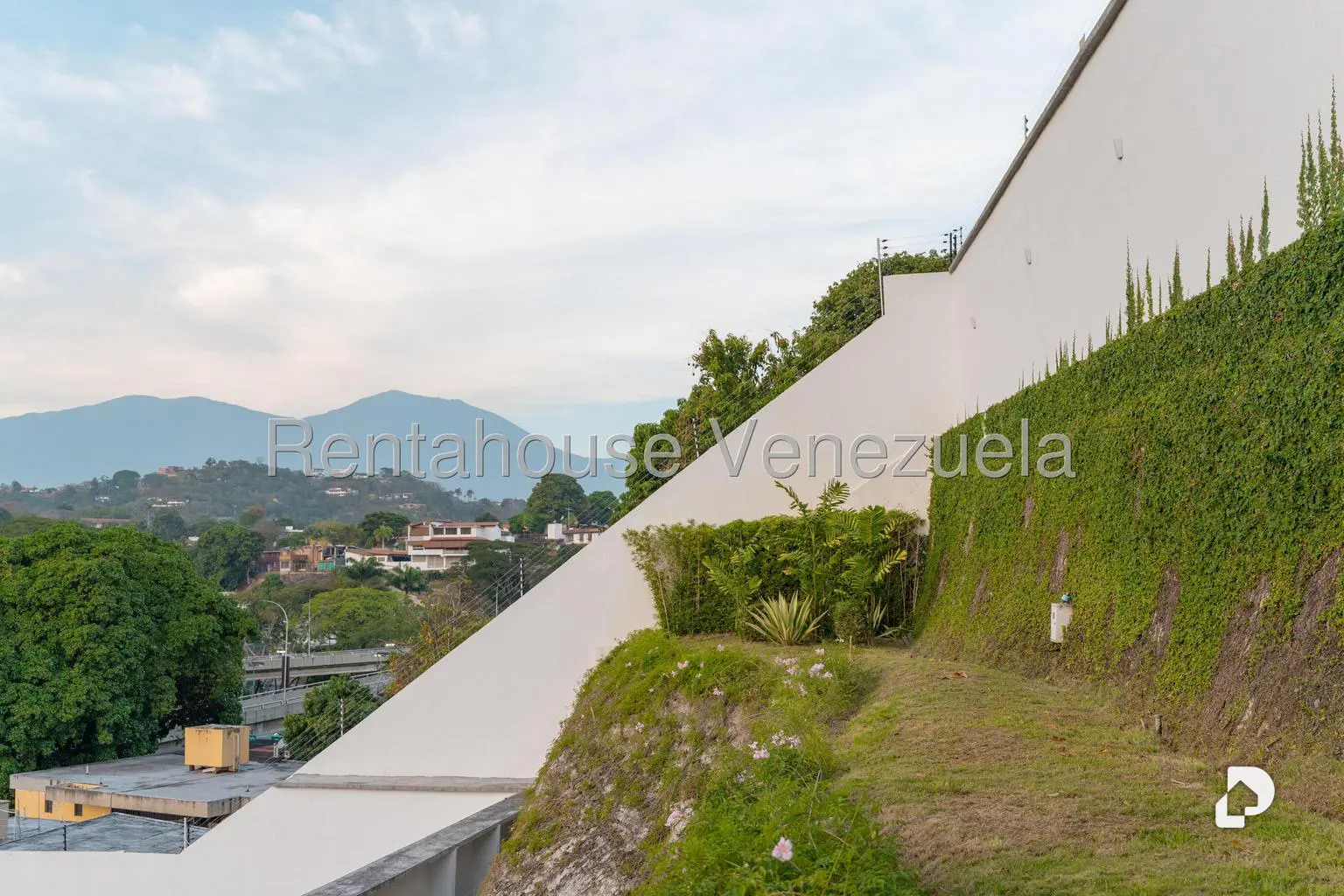 Casa en Prados del Este, Caracas – 27