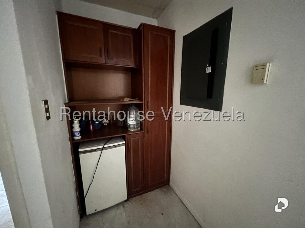 Oficina en Los Samanes, Caracas – 11