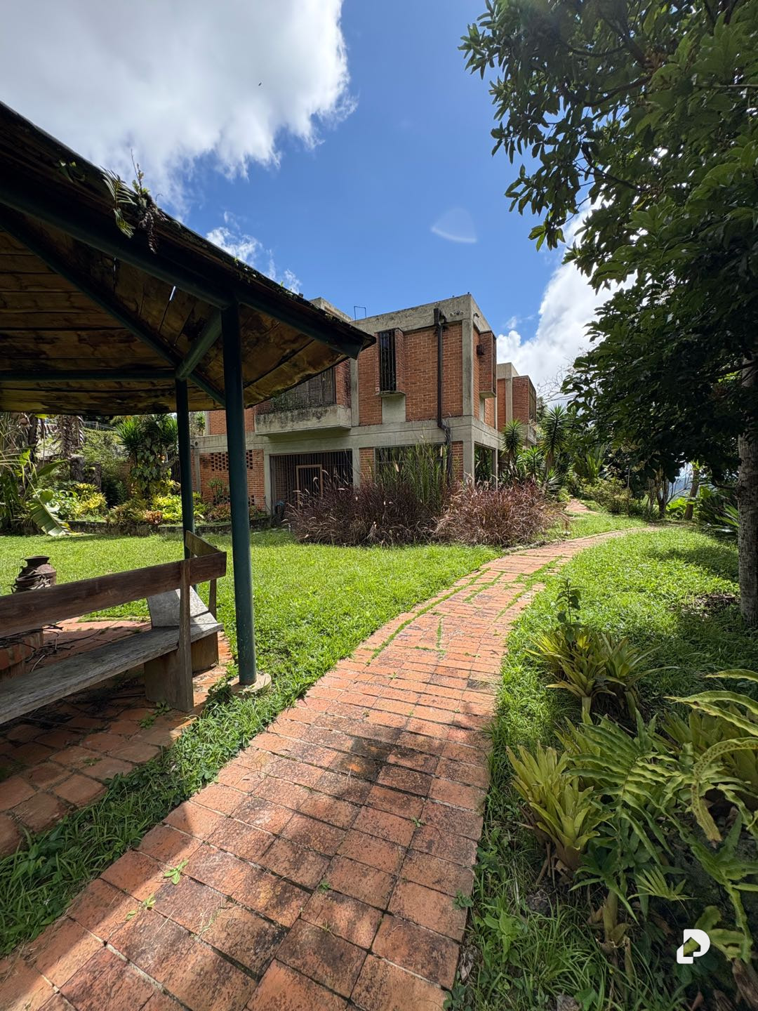 House in La Lagunita, Caracas – 2